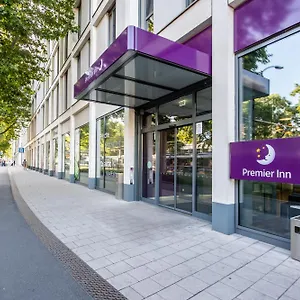 Premier Centre فندق